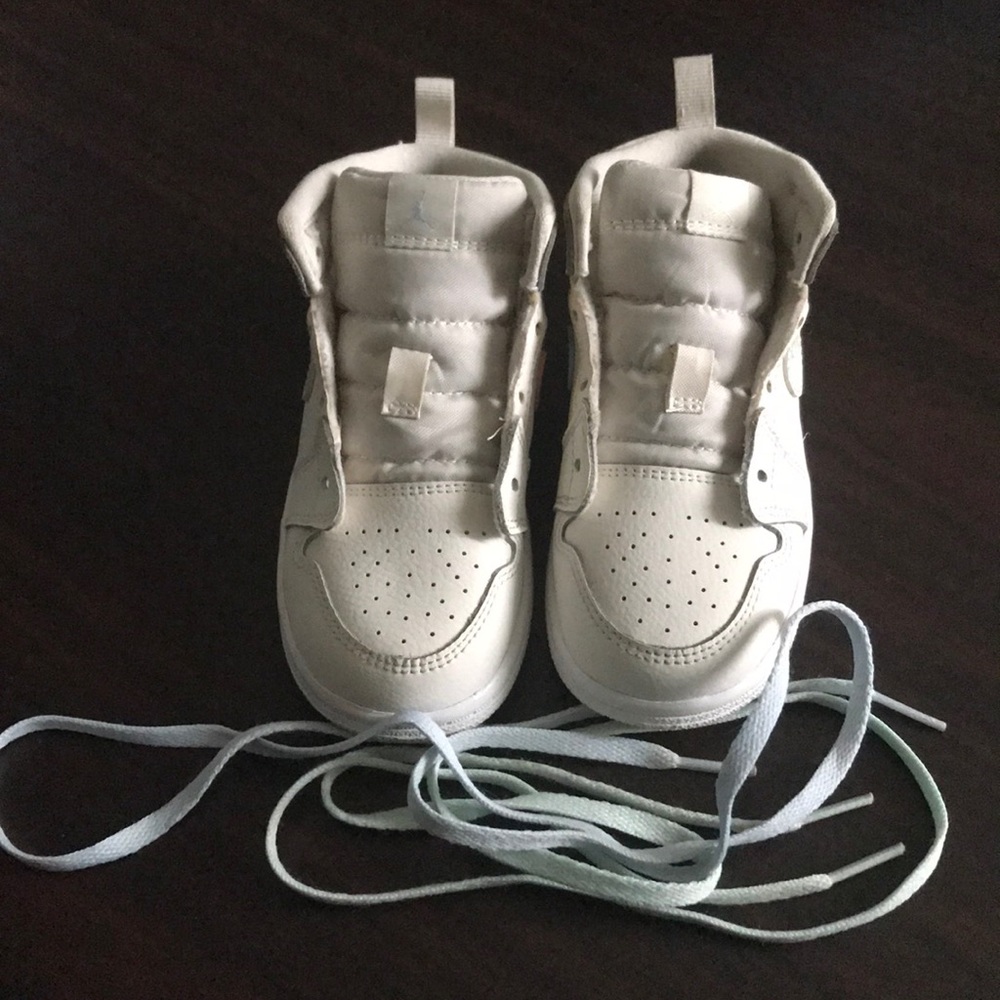 Jordan 1 mid- multi color swish